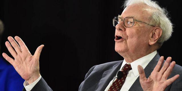 What does Warren Buffett buy?