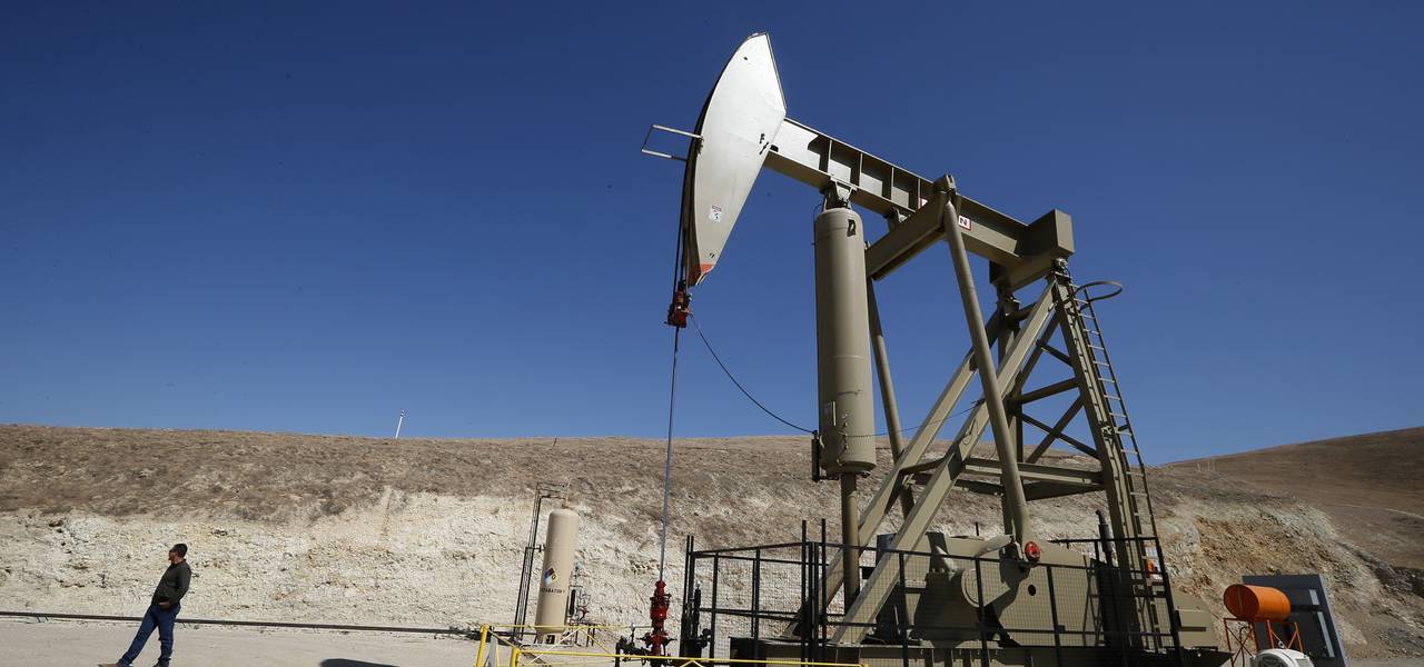 Crude inches up, backed by dip in southern Iraq exports