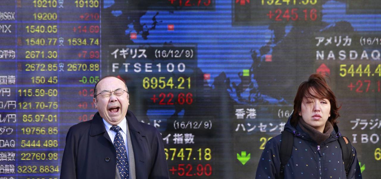 Asia stocks edge down 