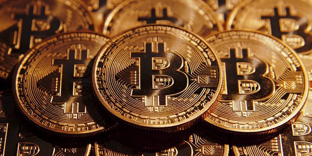 Bitcoin keeps to a month’s maximum