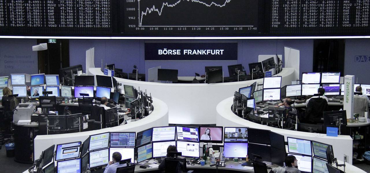 EU shares start lower in cautious trade 