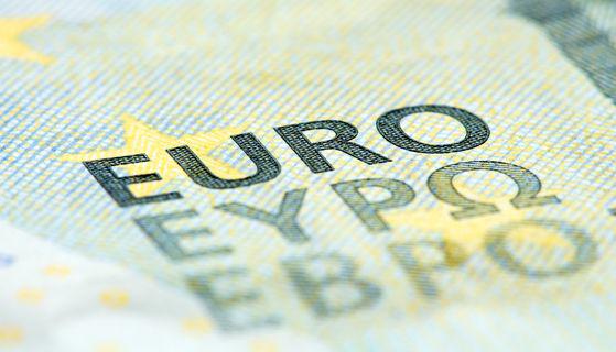 EUR/USD: 'Pennant' pattern pushed the pair lower