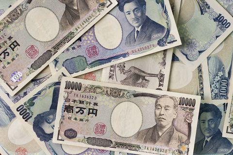 USD/JPY: yen got to the corridor