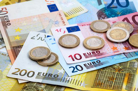 EUR/USD: euro caught the Bat's tail