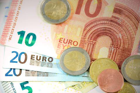 European Currencies Ahead of the Banks' Statements