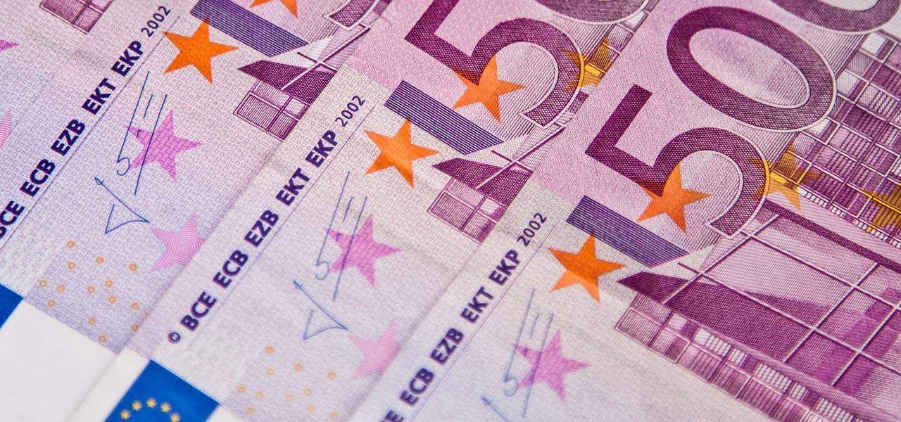 EUR/USD: "V-Top" pattern led to decline