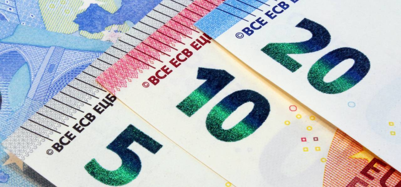 EUR/USD: price consolidating under the 'Window'