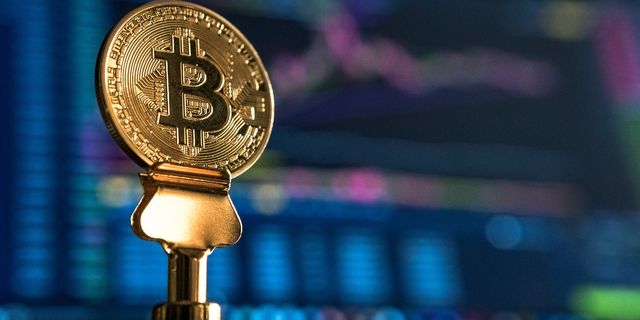 Bitcoin: down at $40,000; more losses ahead?