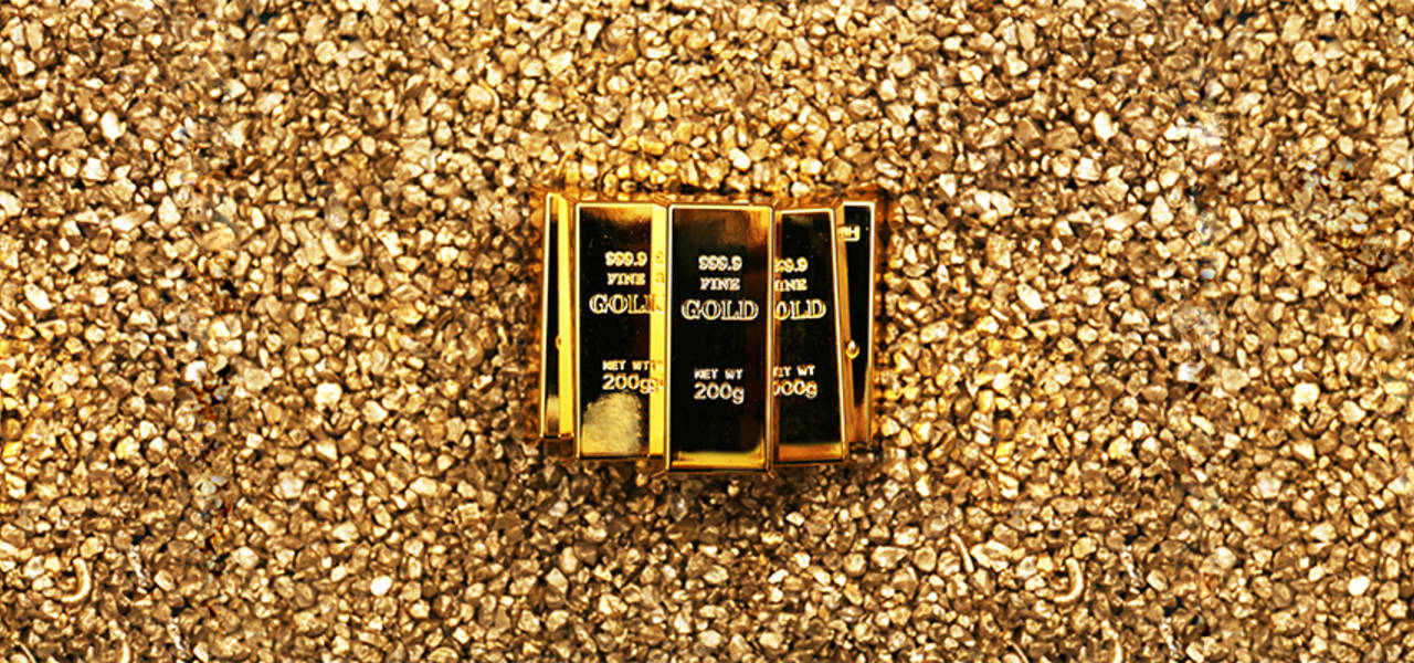 Gold edges up backed by tensions on the G7 summit