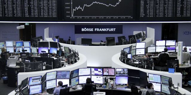 EU stocks start lower with eyes on French election