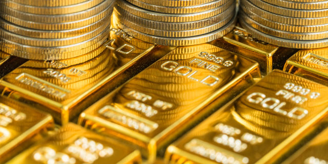 Gold surges to fresh 9-month maximums 