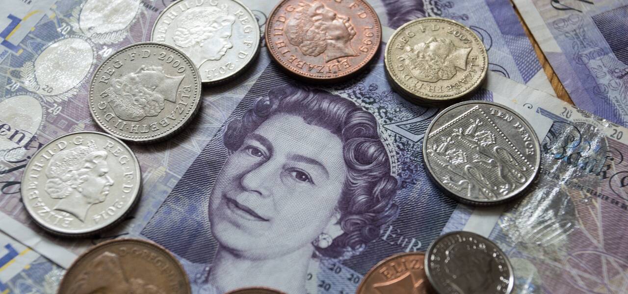 GBP/USD: pair declining since 'Double Top' formed
