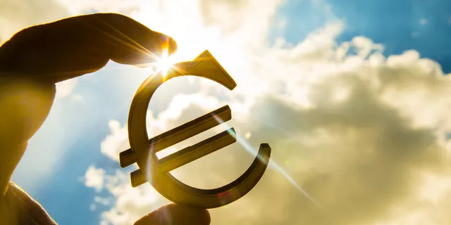 EUR/USD: will the euro tame a dragon? 