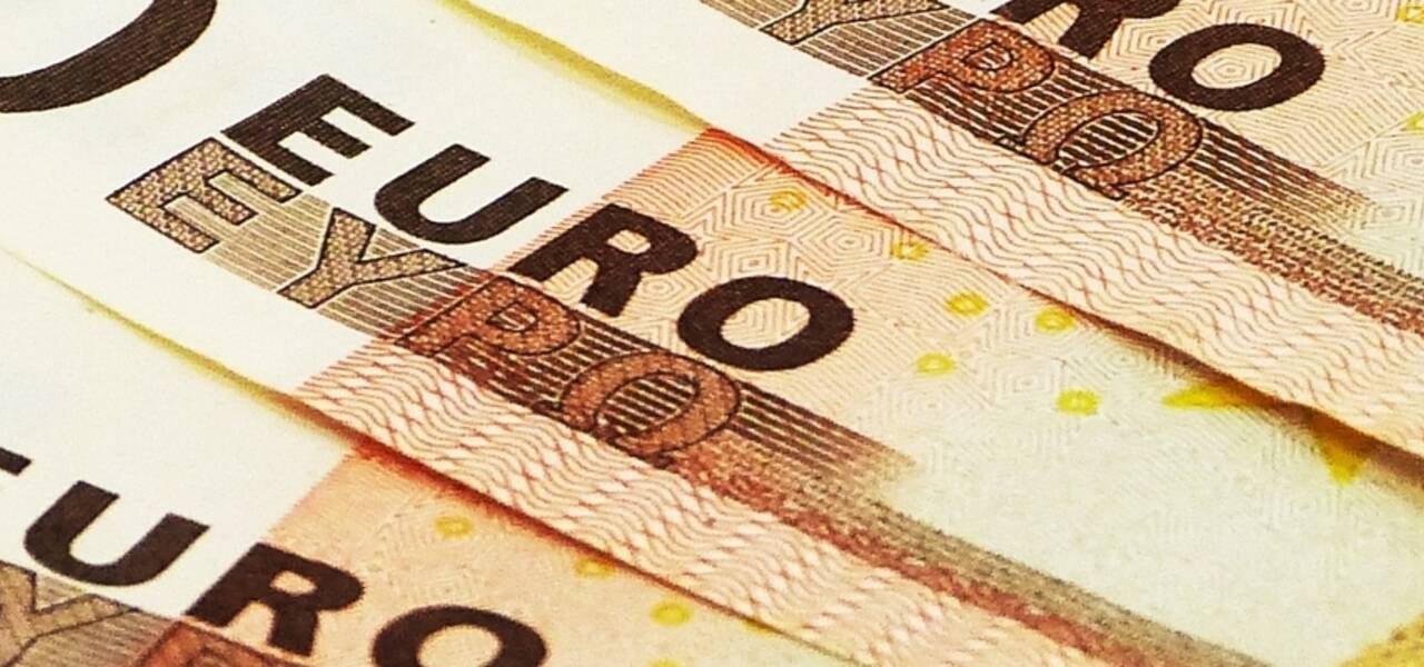 O superávit comercial da zona do euro foi € 30,9 bilhões março