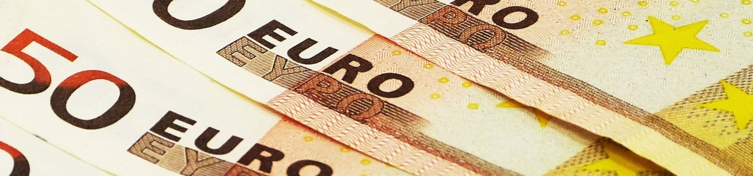 O superávit comercial da zona do euro foi € 30,9 bilhões março