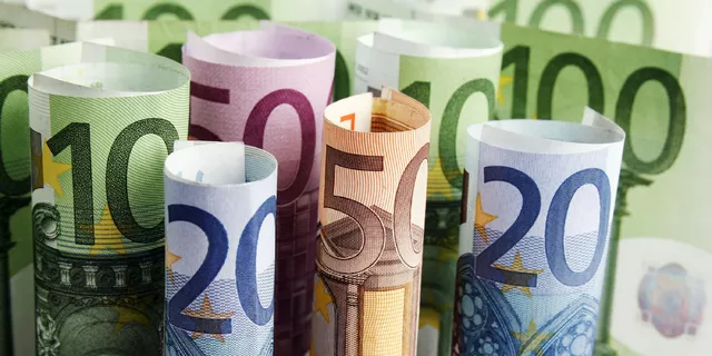 EUR/USD: local 'V-Top' led to decline