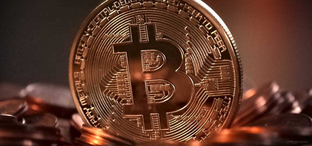 BITCOIN KEMBALI BERTENAGA