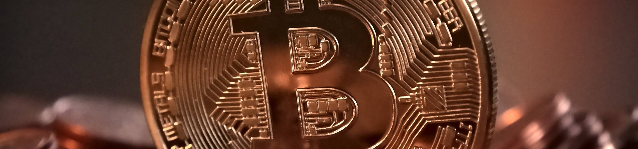 BITCOIN KEMBALI BERTENAGA