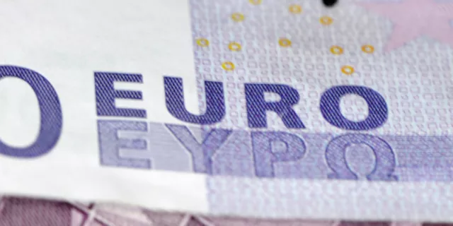 EUR/USD: euro returned inside a Cloud