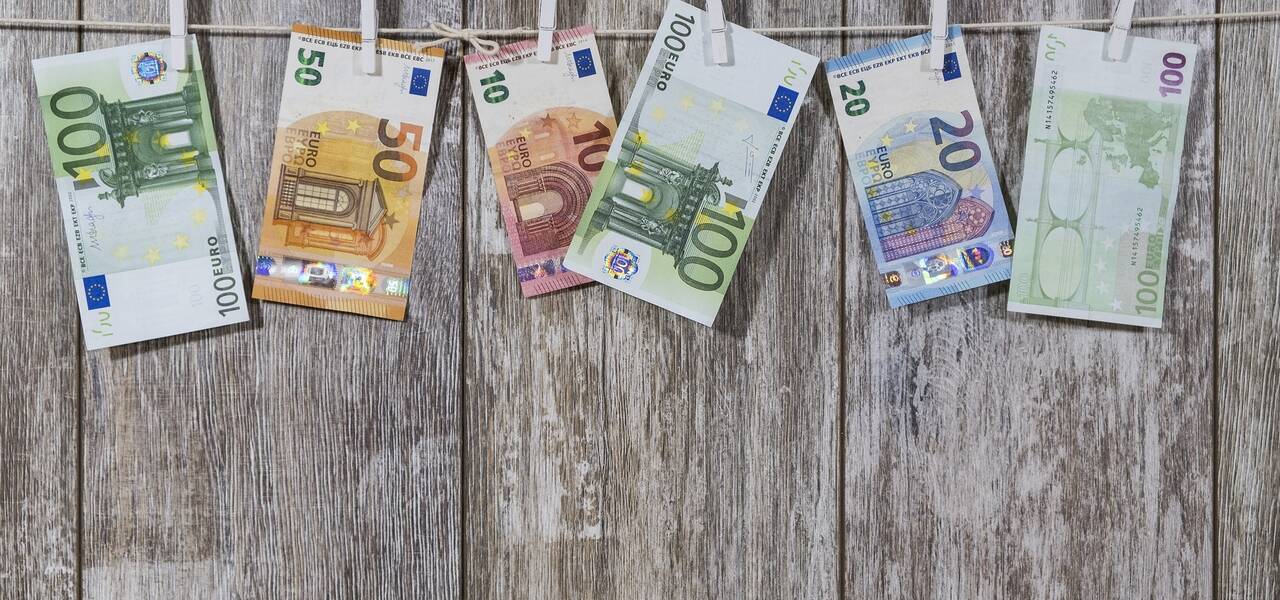 EUR/USD: the EUR is strengthening 