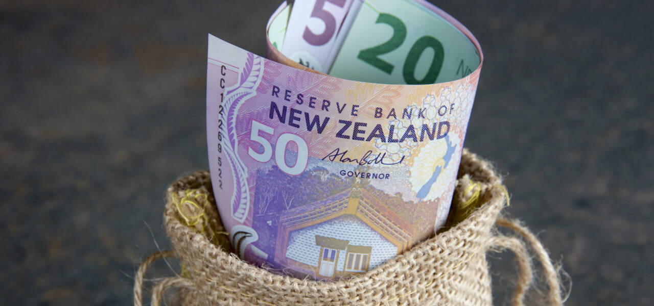 NZDUSD Turun Menembus Kebawah Garis Uptrend