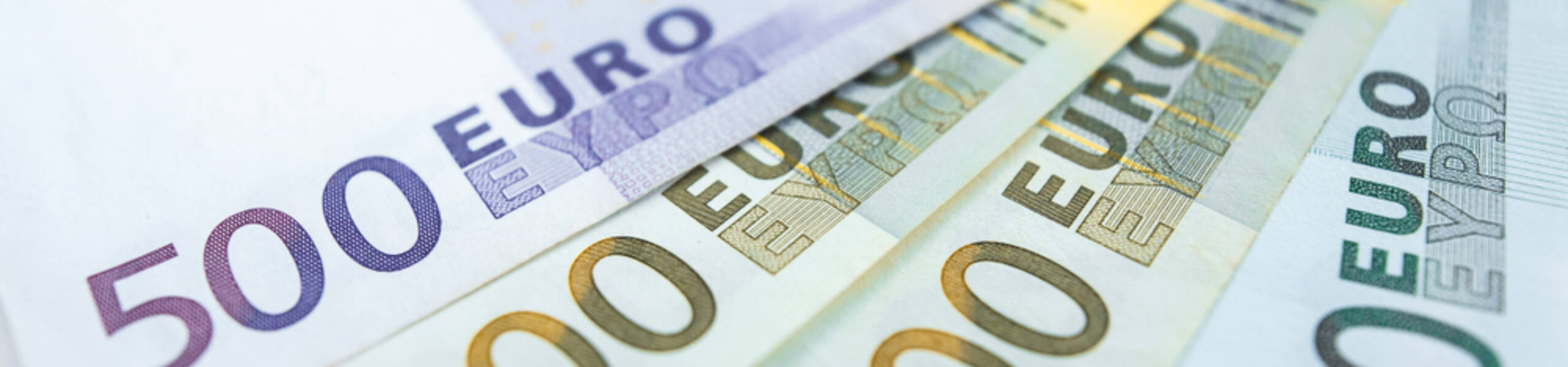 EUR / USD: par luta para manter a região de 1.1000