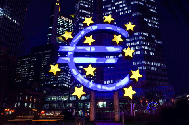 What Will Happen with the Euro? An Economic Perspective