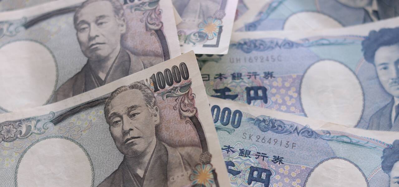 USD/JPY: pair reached the lower 
