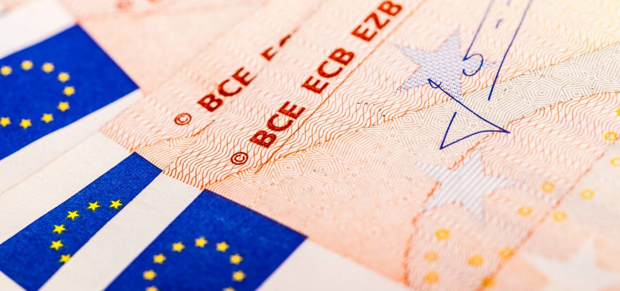 EUR/USD: confirmed 'Triple Bottom'