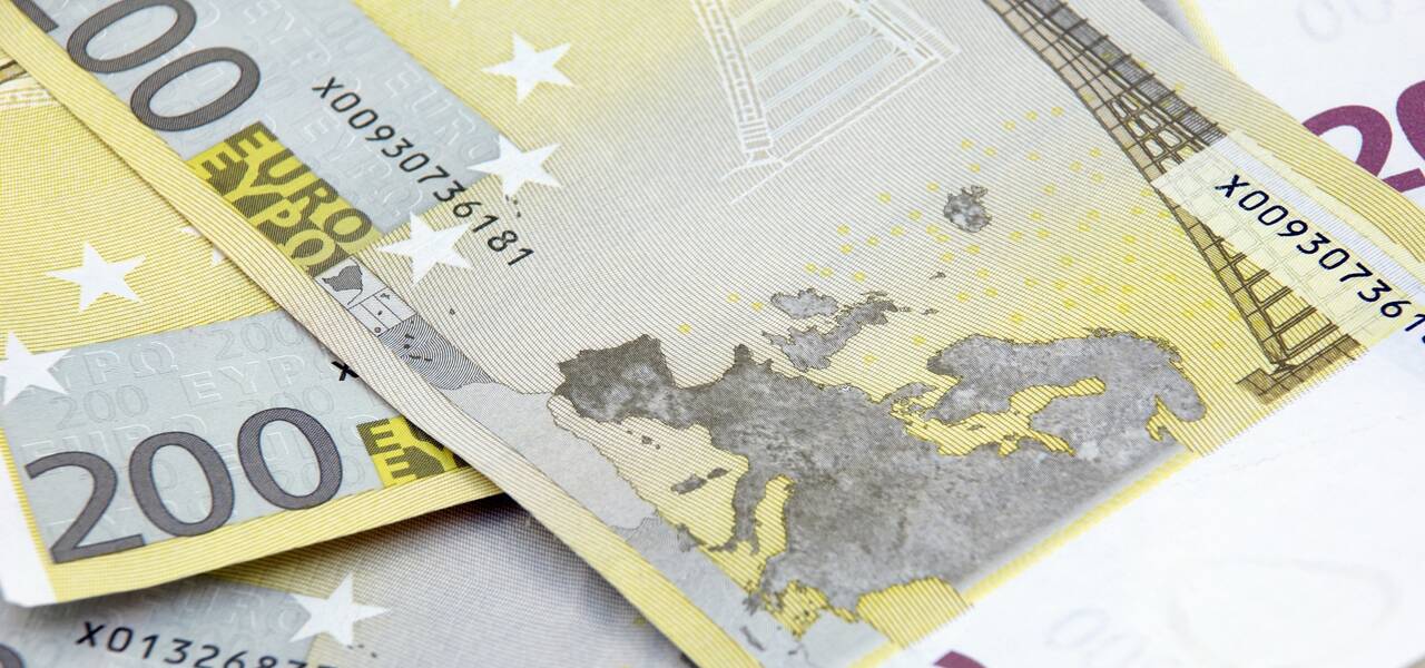 EUR/USD: 'Flag' led to new high