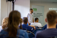 Seminario gratuito de FBS en Medellín, Colombia