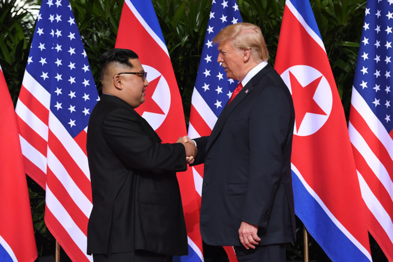 11-trump-kim-handshake.w710.h473_Easy-Resize.com.jpg